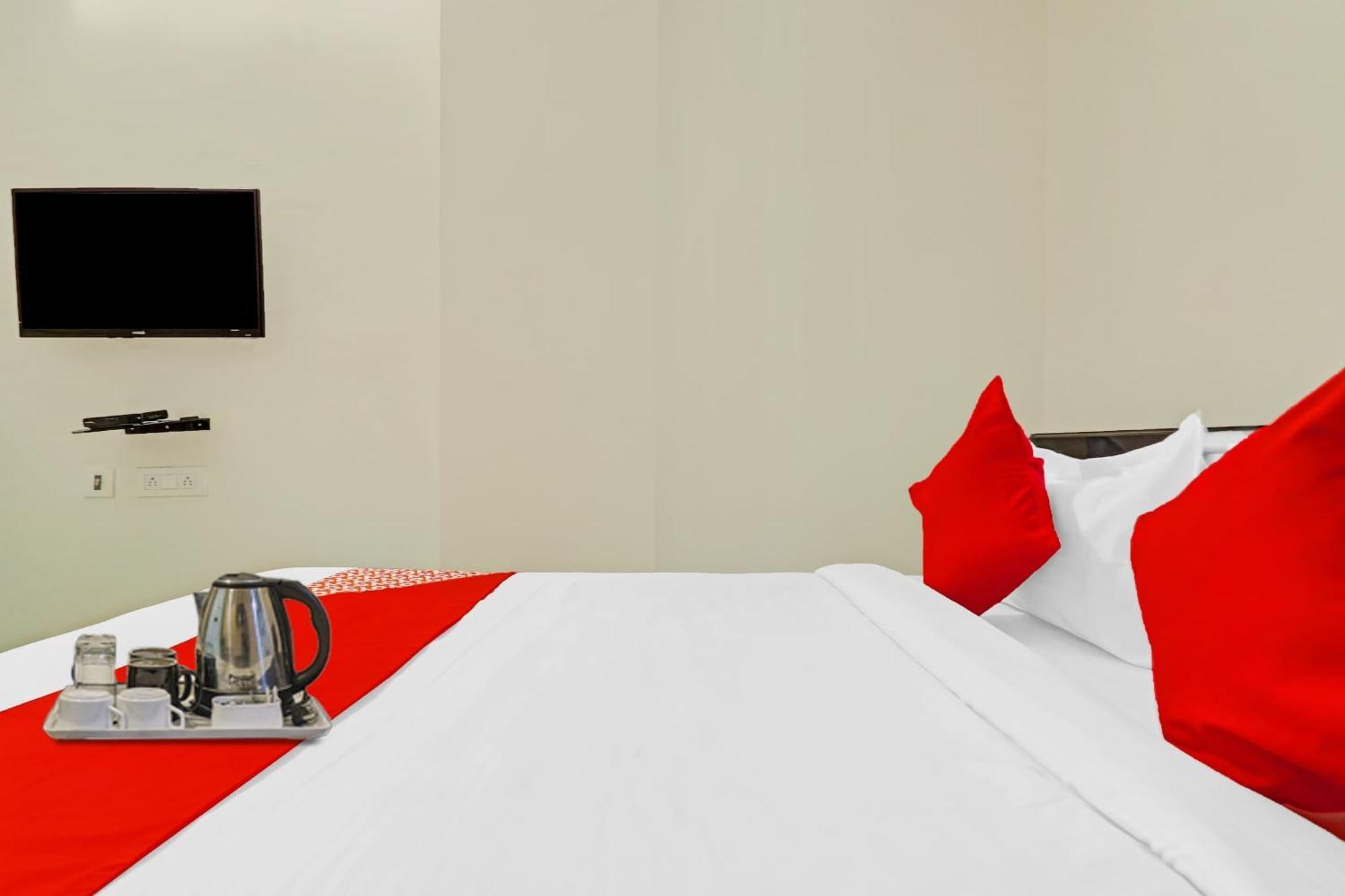 Oyo Happy Stay Hotels Hyderabad Esterno foto