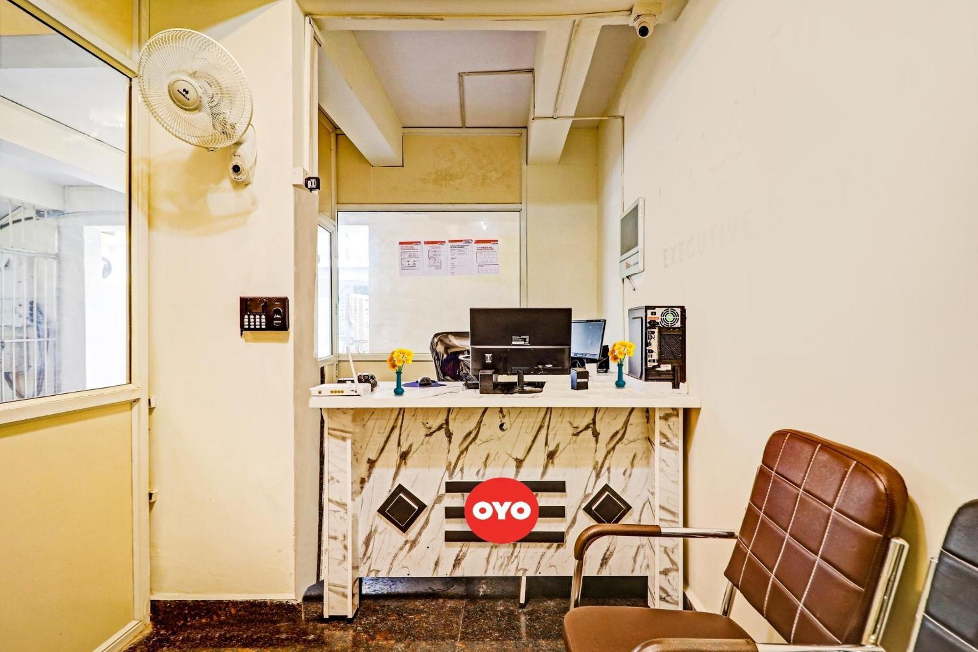Oyo Happy Stay Hotels Hyderabad Esterno foto