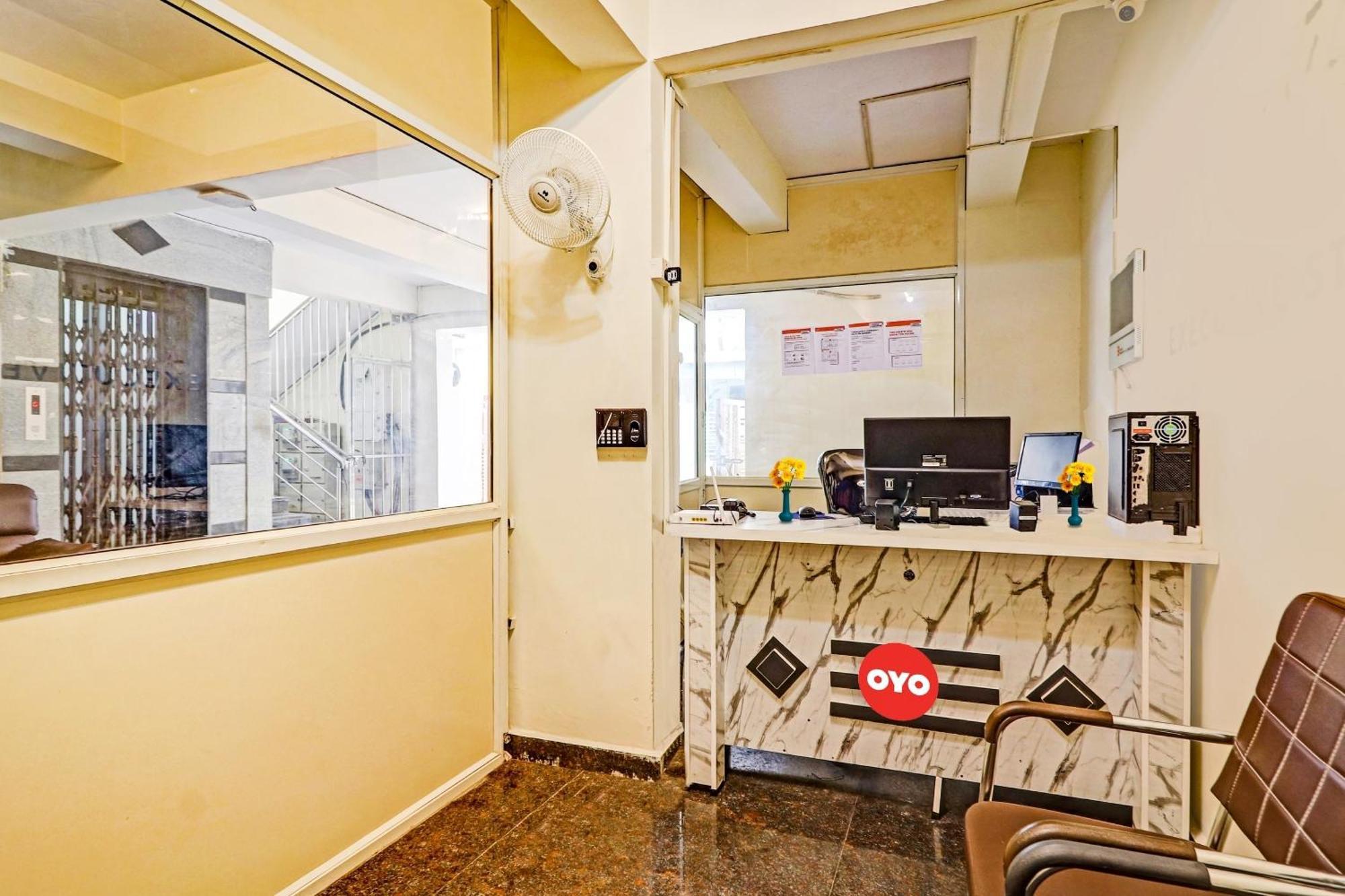 Oyo Happy Stay Hotels Hyderabad Esterno foto